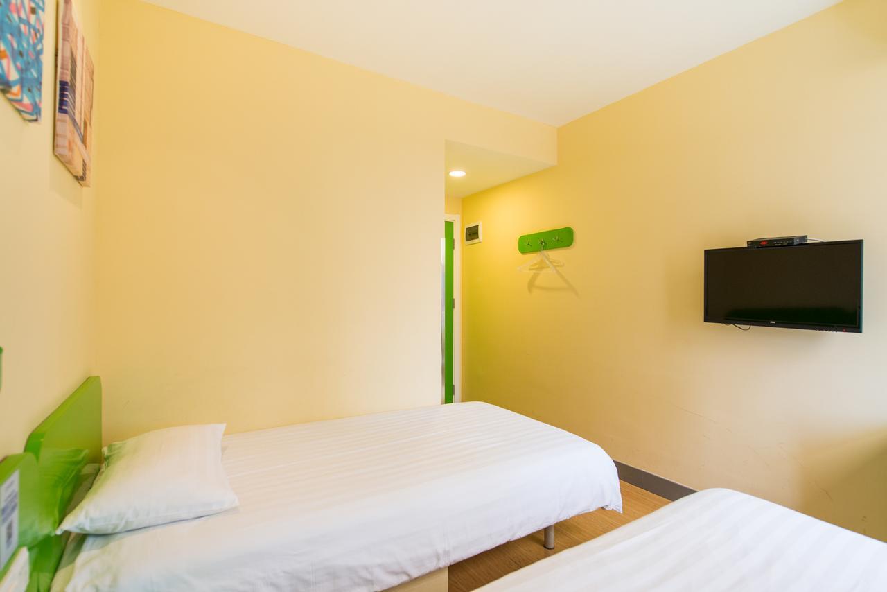 Hi Songjiang Wanda Plaza Hotel