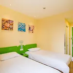 Hi Inn Shanghai Songjiang Wanda Plaza